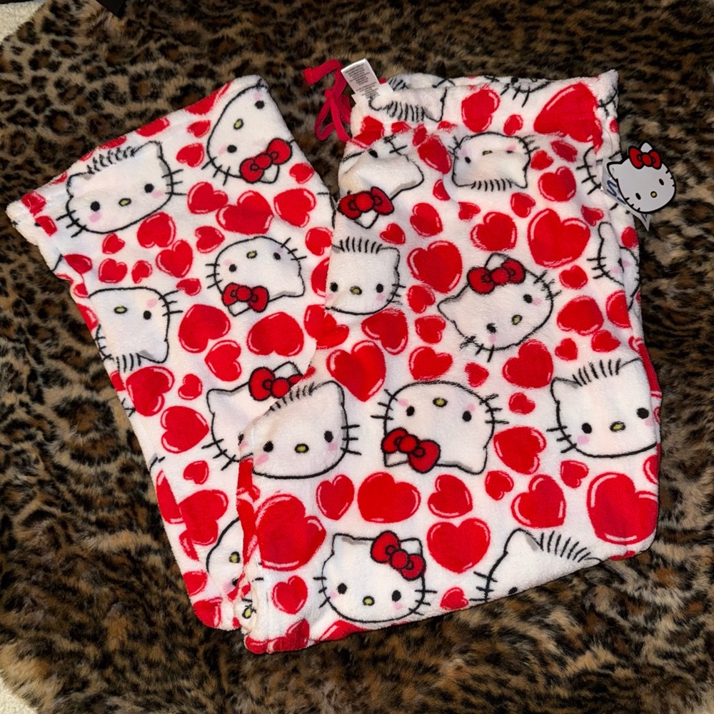 ✨BNWT Hello Kitty & Dear Daniel Valentine’s Day Pajama Pants in a Size XL